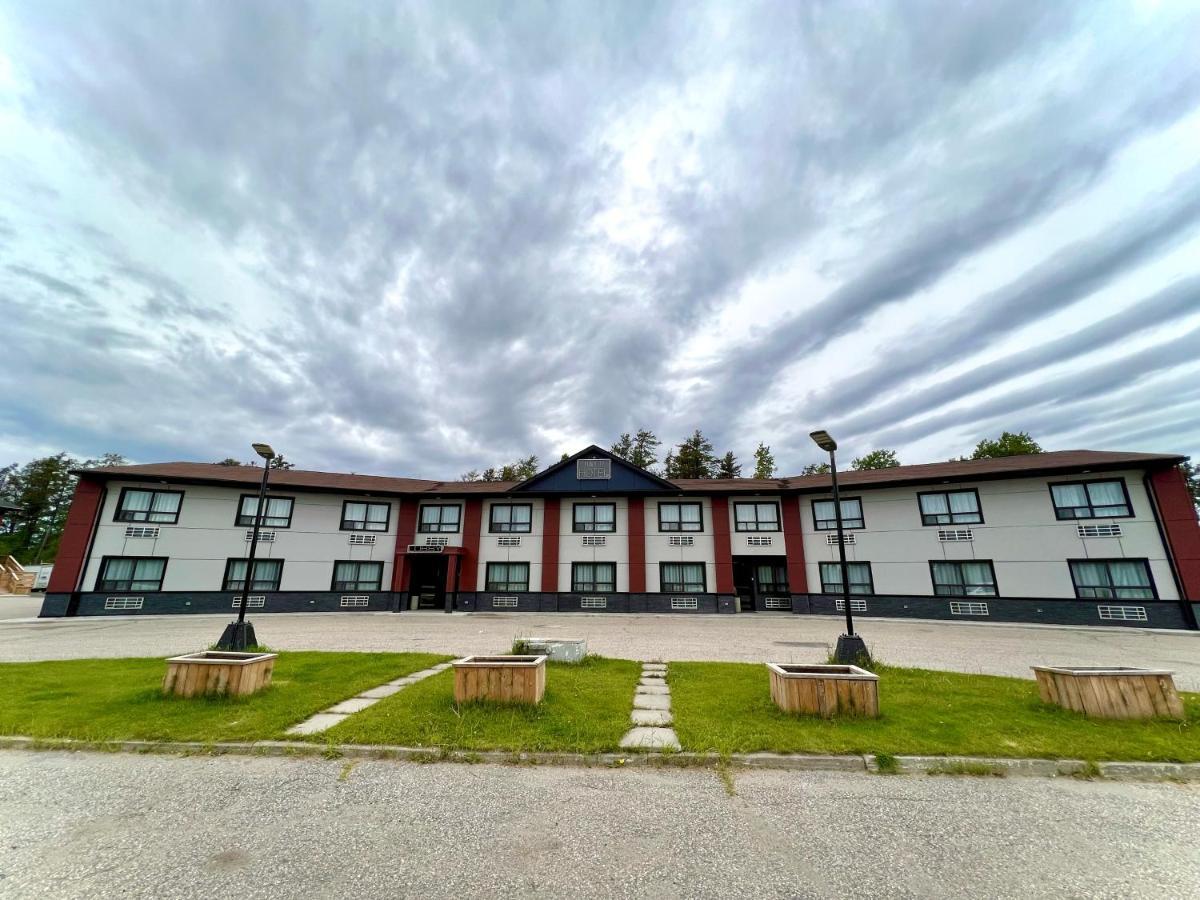Hwy 17 Hotel Wawa Extérieur photo