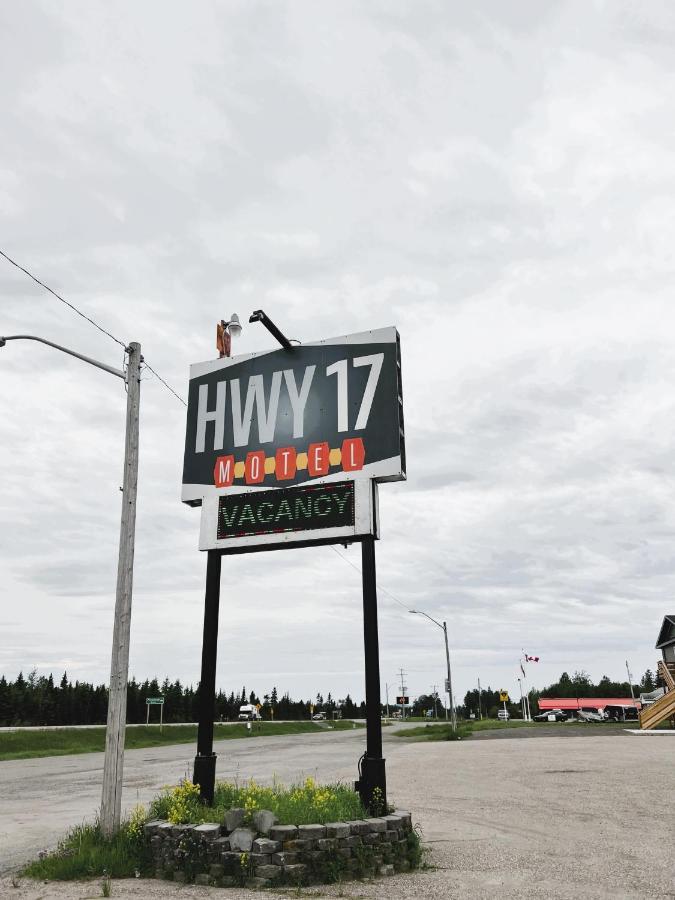 Hwy 17 Hotel Wawa Extérieur photo